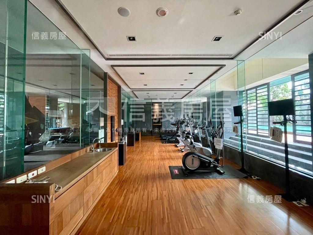 新月灣｜四房樹梢戶附車位房屋室內格局與周邊環境