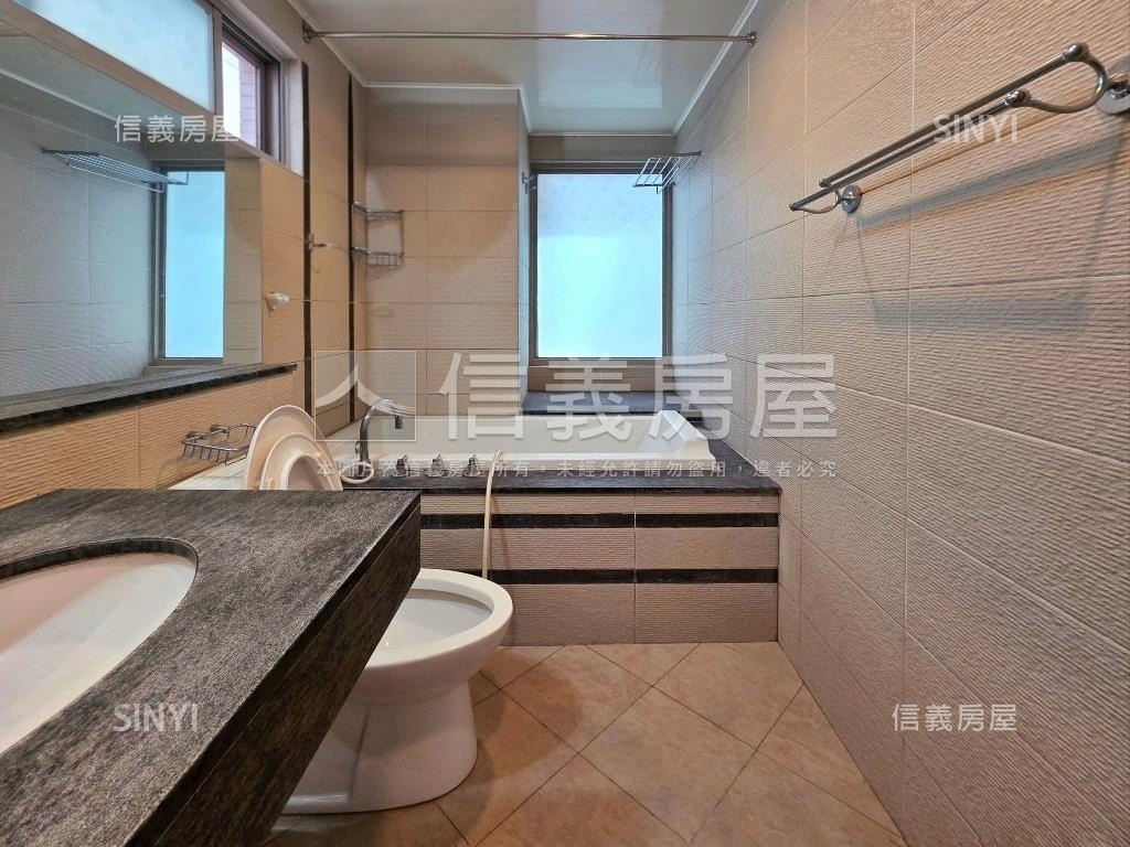 芬蘭稀有高樓四房雙車位房屋室內格局與周邊環境