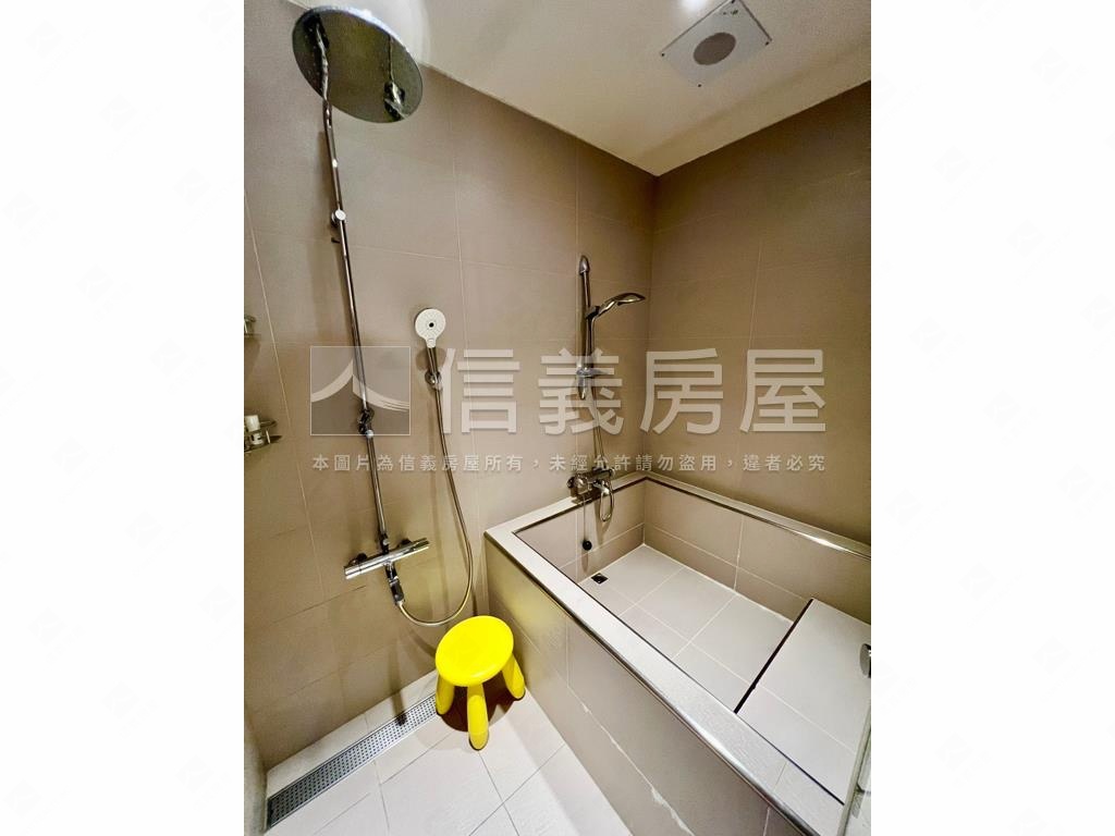 未來之都露臺戶附雙車位房屋室內格局與周邊環境