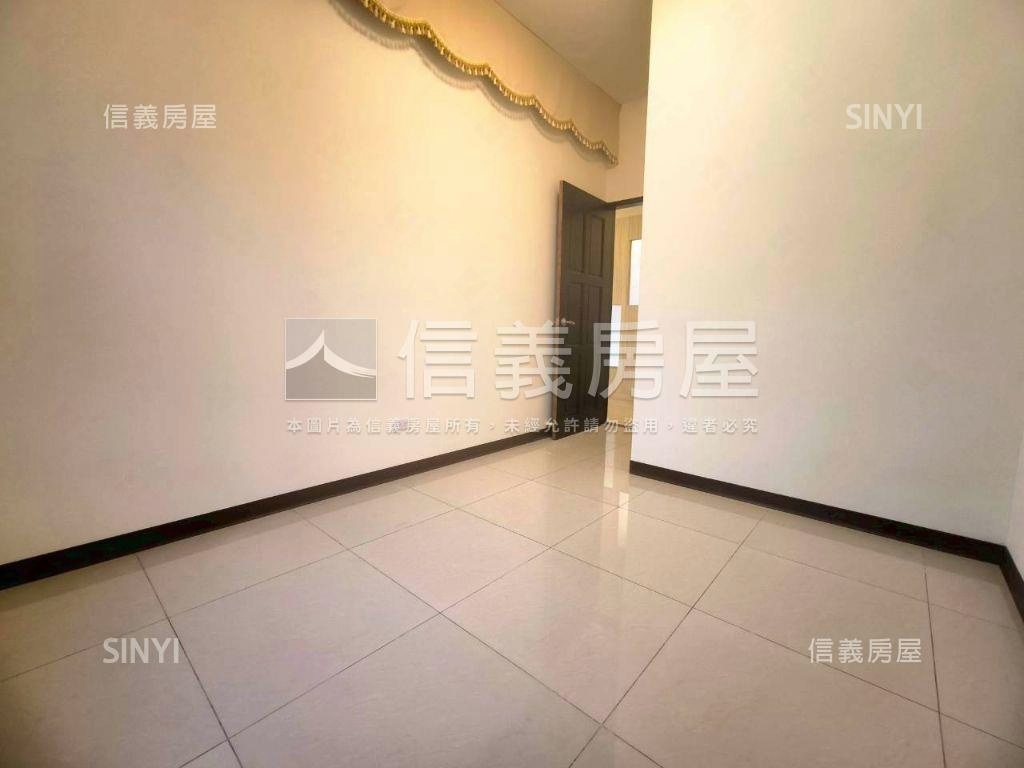 景觀南勢大全聯３房車位房屋室內格局與周邊環境