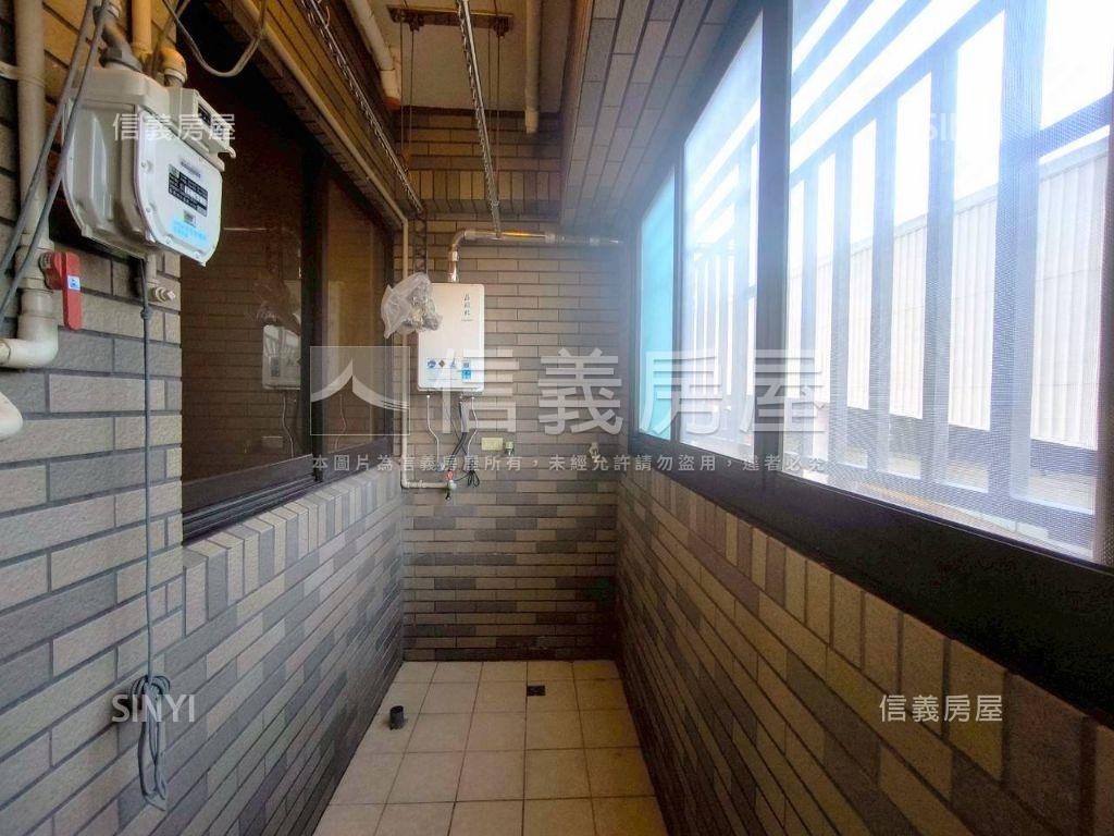 景觀南勢大全聯３房車位房屋室內格局與周邊環境