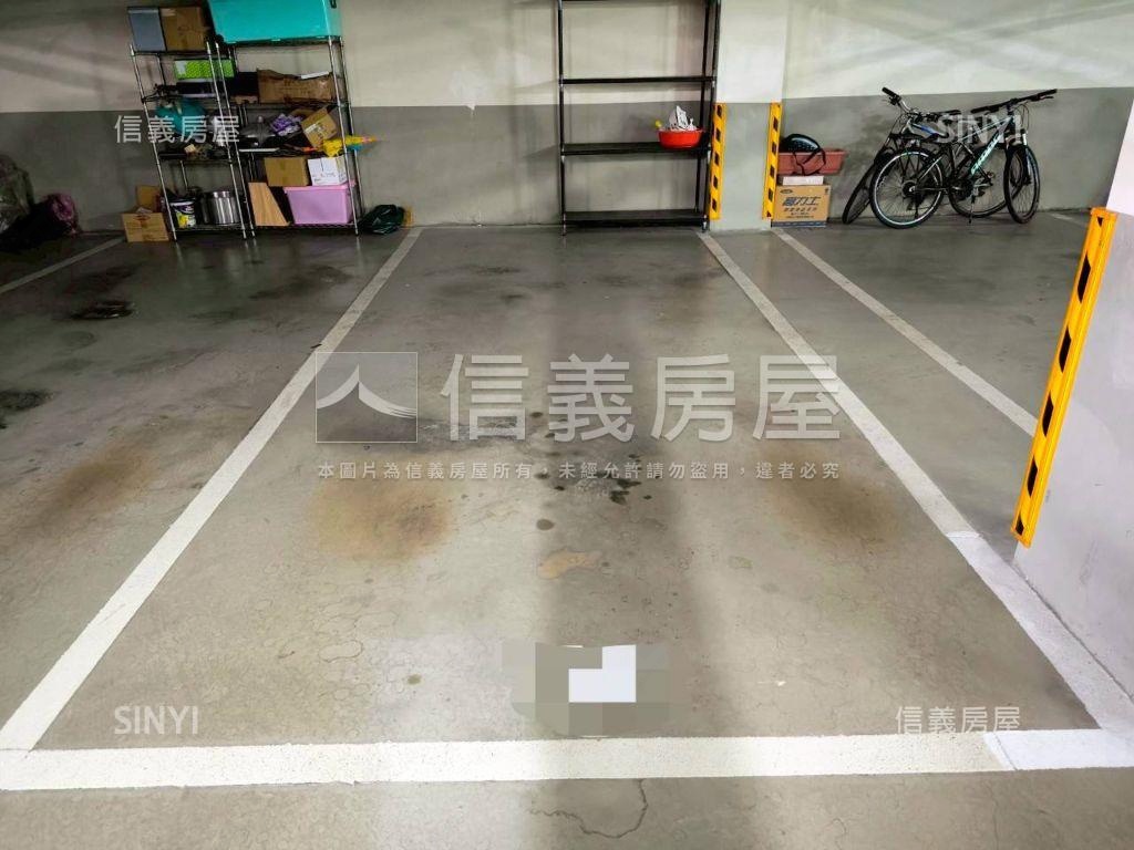 景觀南勢大全聯３房車位房屋室內格局與周邊環境