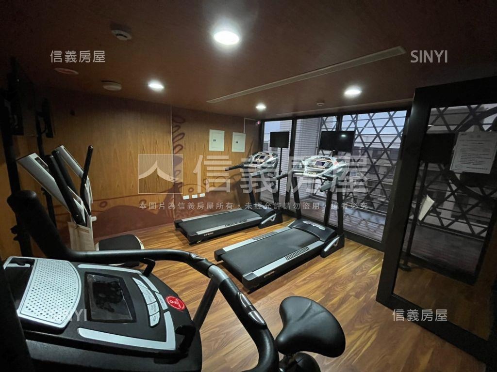 景觀南勢大全聯３房車位房屋室內格局與周邊環境