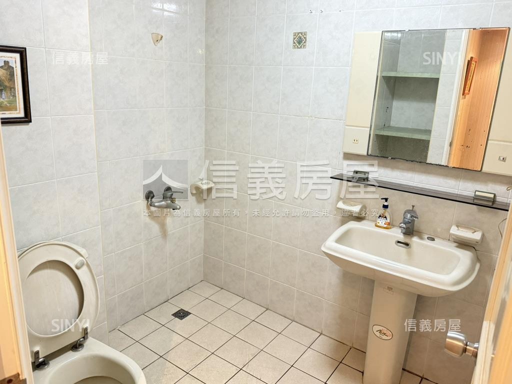 仁愛雅舍．三房車位房屋室內格局與周邊環境