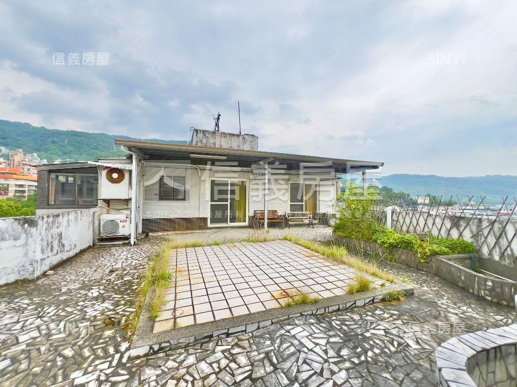 景觀綠意大空間美宅房屋室內格局與周邊環境