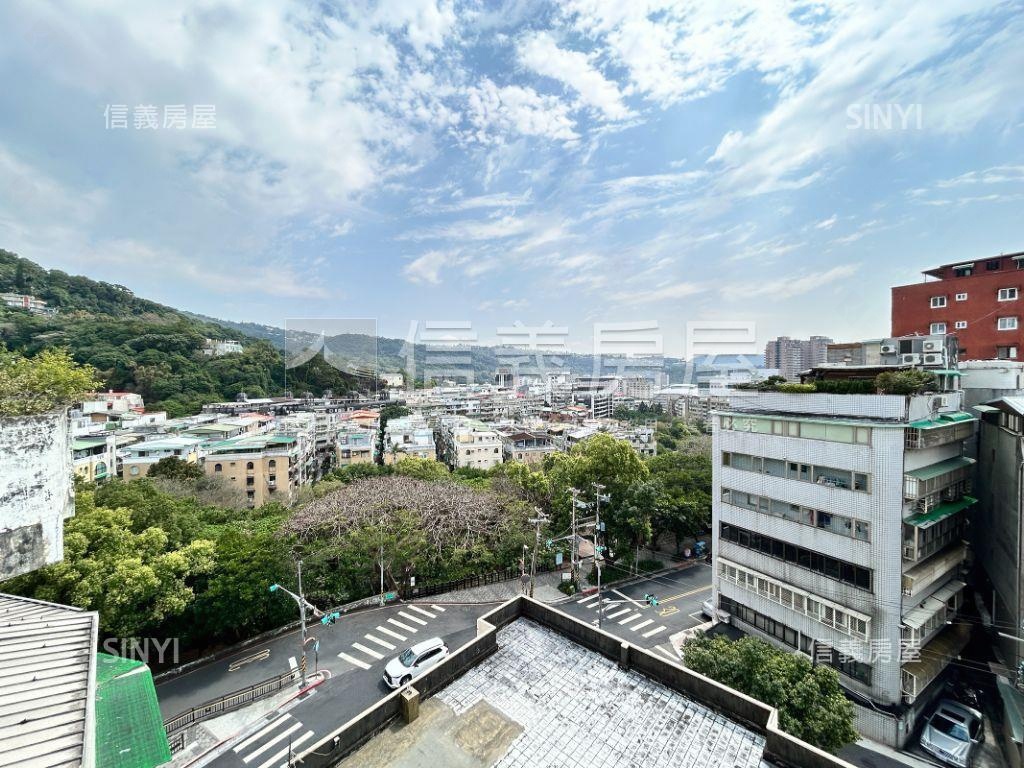 景觀綠意大空間美宅房屋室內格局與周邊環境
