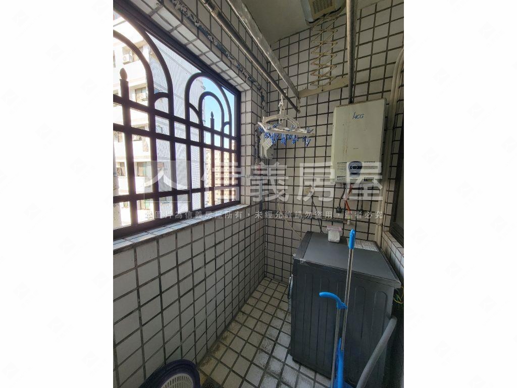 哈佛名門三房車位房屋室內格局與周邊環境