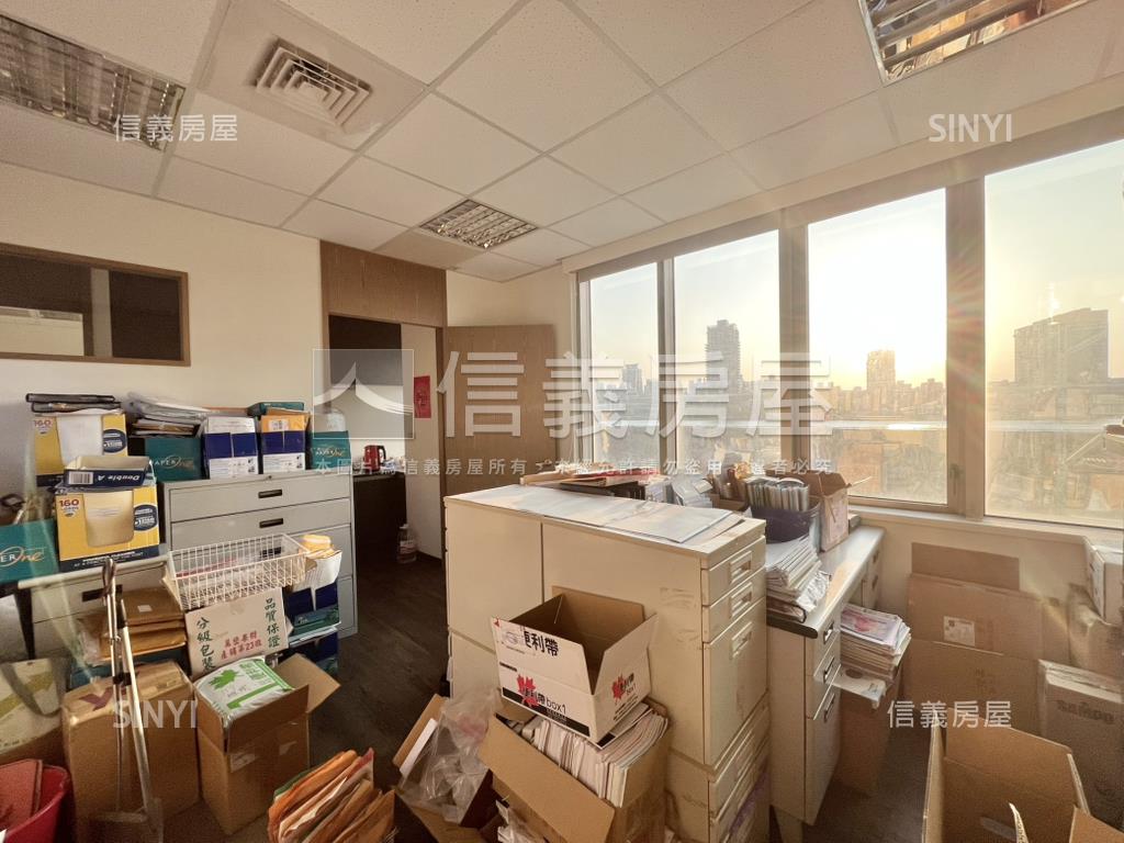 未來雙子星河景捷運純辦房屋室內格局與周邊環境