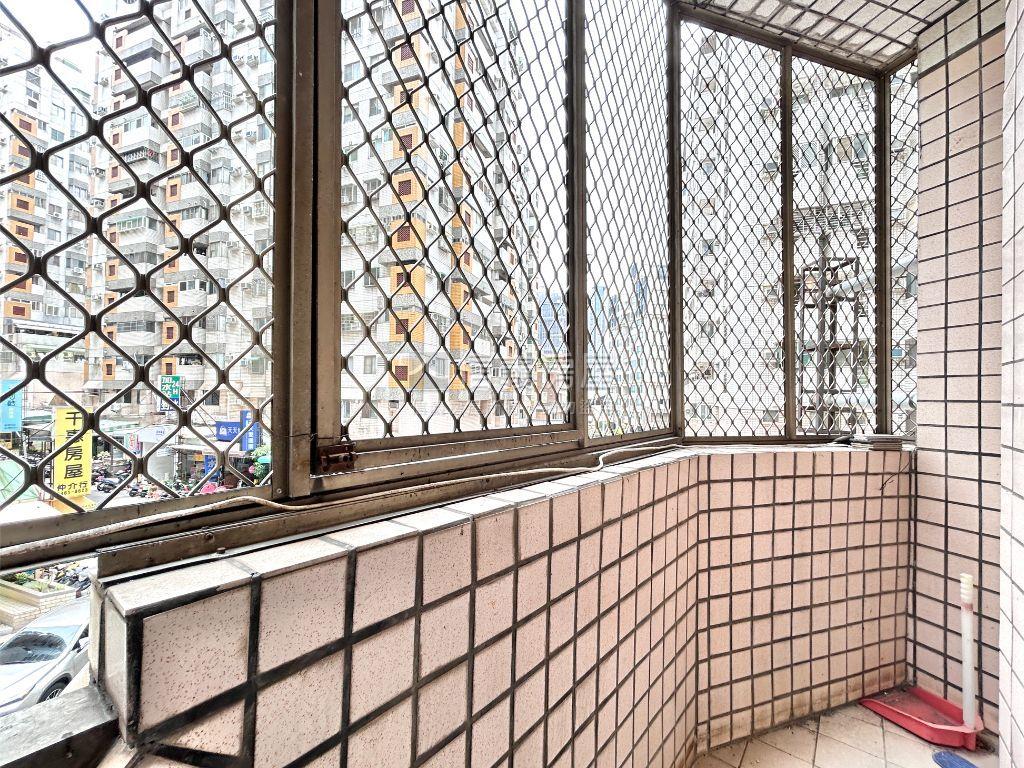 福聯街多用途店面讚！房屋室內格局與周邊環境