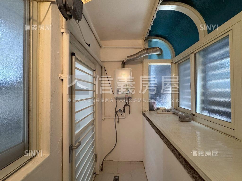 龍門國館捷運庭院三房一樓房屋室內格局與周邊環境