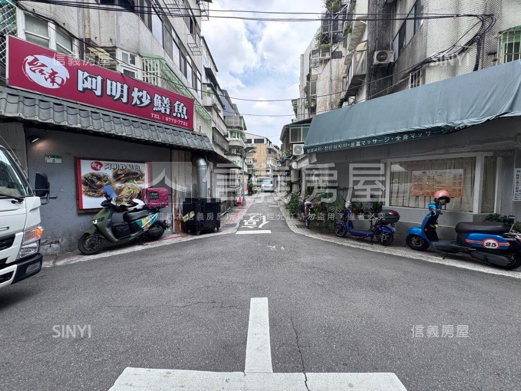 龍門國館捷運庭院三房一樓房屋室內格局與周邊環境