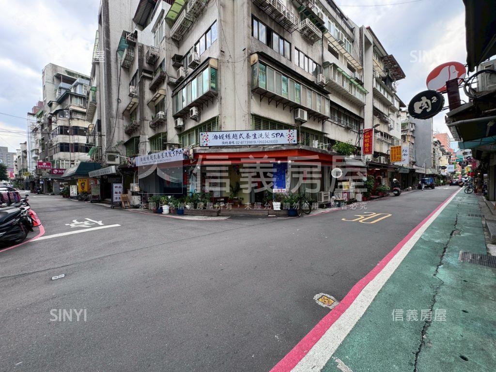 龍門國館捷運庭院三房一樓房屋室內格局與周邊環境
