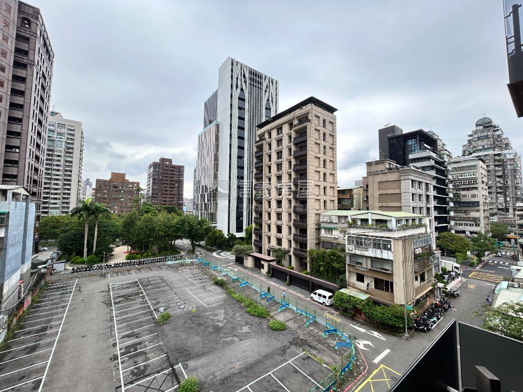 敦南樹海景觀極品捷運高樓房屋室內格局與周邊環境