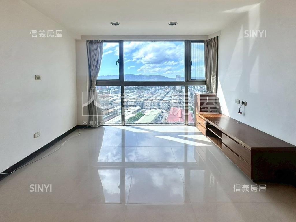 稀有落地窗美景壯闊兩房車房屋室內格局與周邊環境