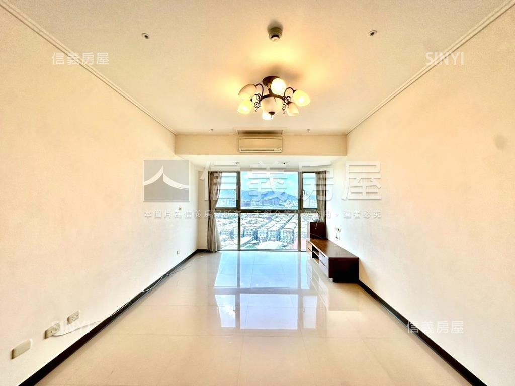 稀有落地窗美景壯闊兩房車房屋室內格局與周邊環境