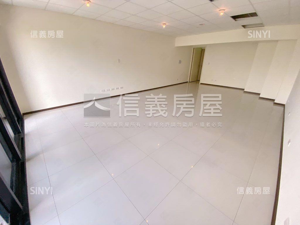 極品全新精武東路熱鬧店面房屋室內格局與周邊環境