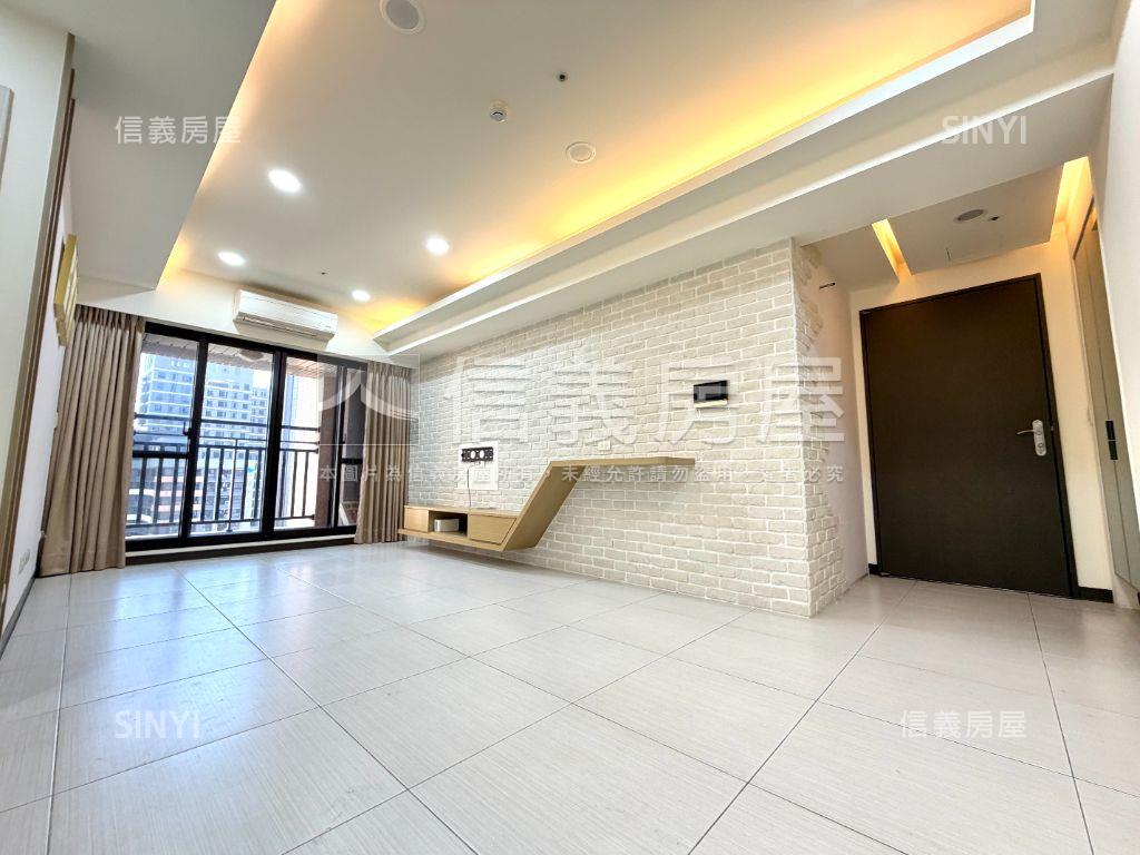 新悅城亮麗３房平車房屋室內格局與周邊環境