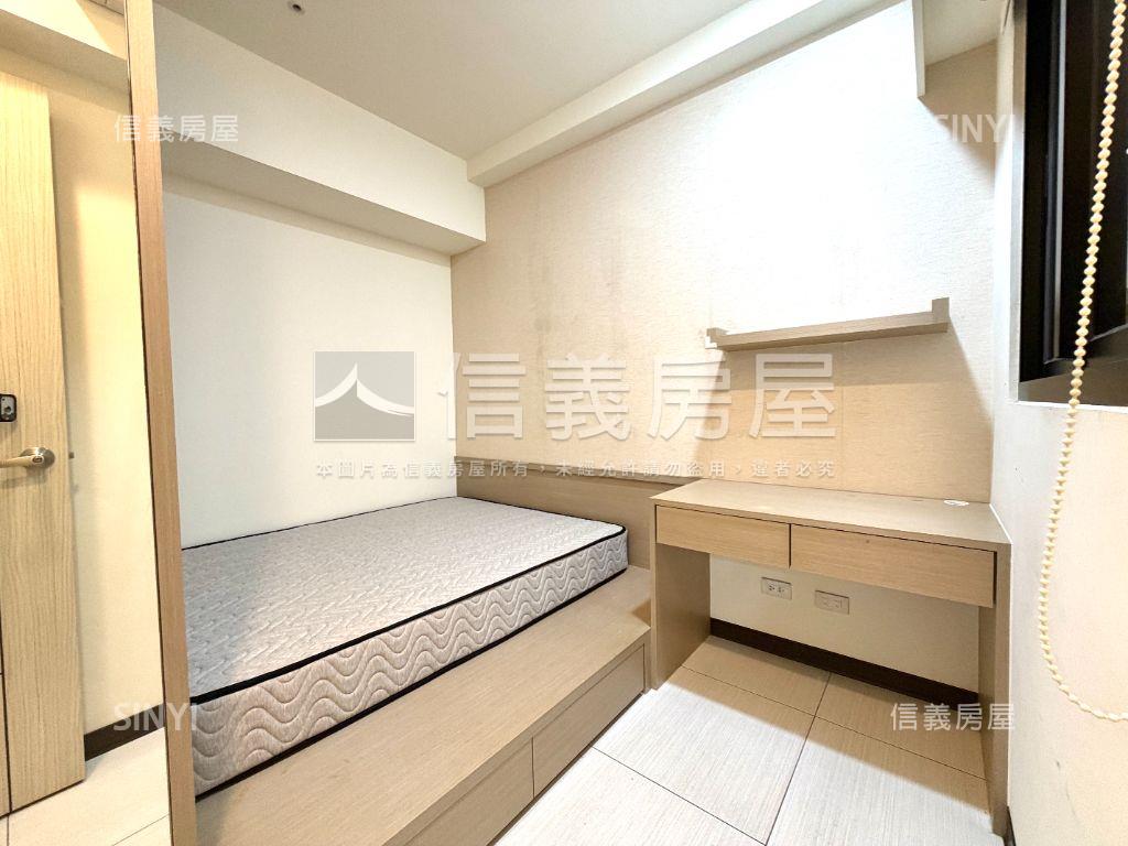 新悅城亮麗３房平車房屋室內格局與周邊環境