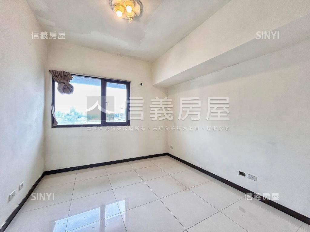 幸福皇居三房雙車位房屋室內格局與周邊環境