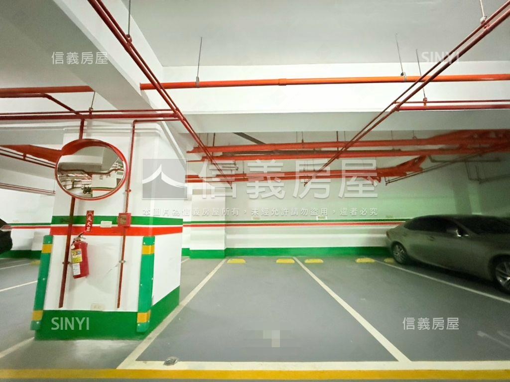 幸福皇居三房雙車位房屋室內格局與周邊環境