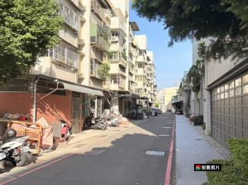 東區２Ｆ三房自在寓