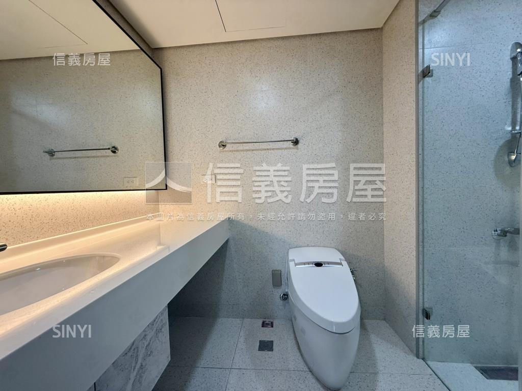 順天豐華低總價露臺戶房屋室內格局與周邊環境