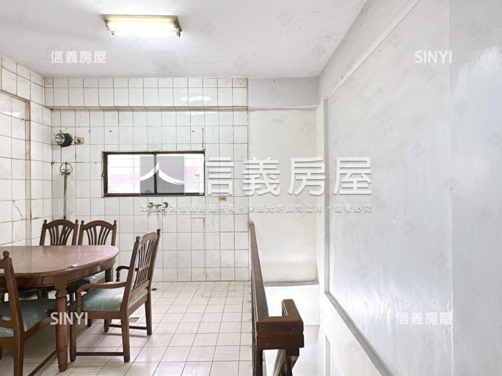 仁武大同二街低總價透天房屋室內格局與周邊環境