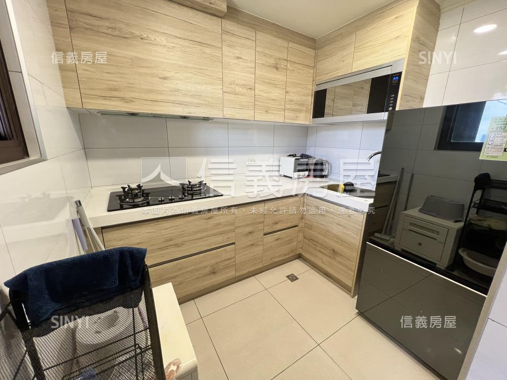 威均天翔精美裝潢兩房車房屋室內格局與周邊環境