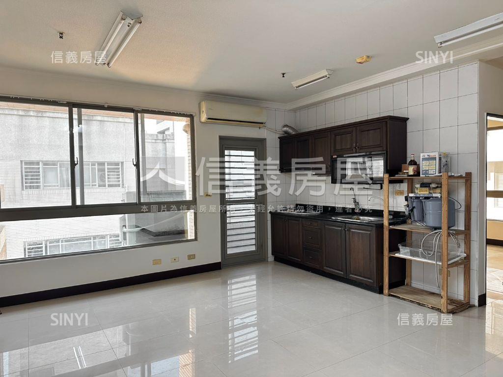 美術康橋高樓兩房平車房屋室內格局與周邊環境