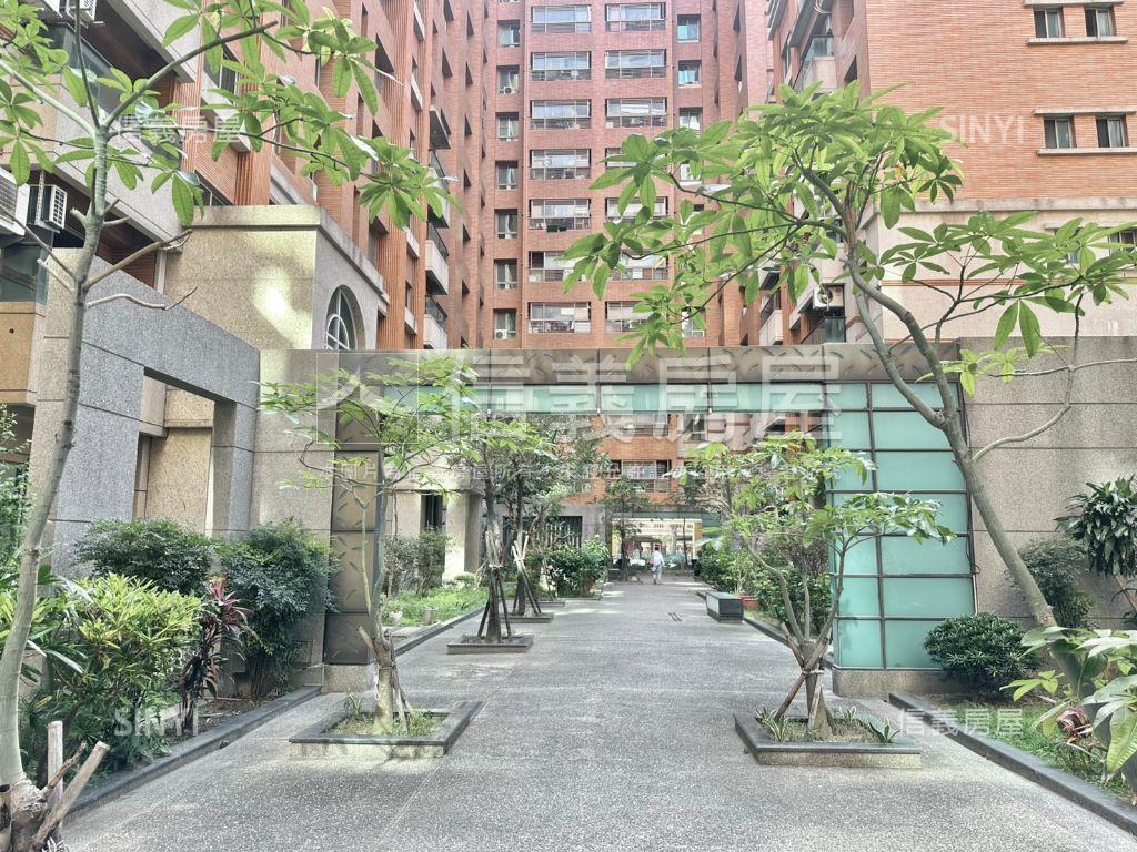 美術康橋高樓兩房平車房屋室內格局與周邊環境