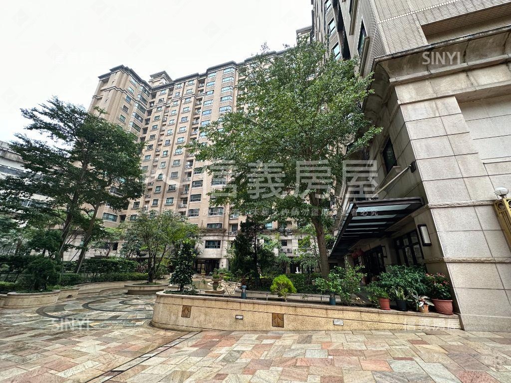 專任高樓景觀信義線上★房屋室內格局與周邊環境