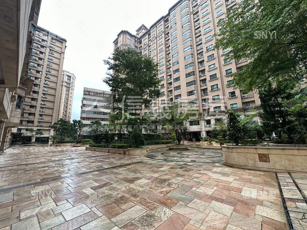 專任高樓景觀信義線上★房屋室內格局與周邊環境