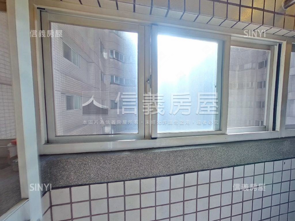極品✪三房車位雙衛浴開窗房屋室內格局與周邊環境