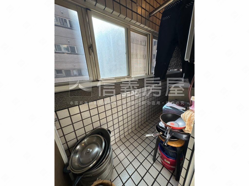 極品✪三房車位雙衛浴開窗房屋室內格局與周邊環境