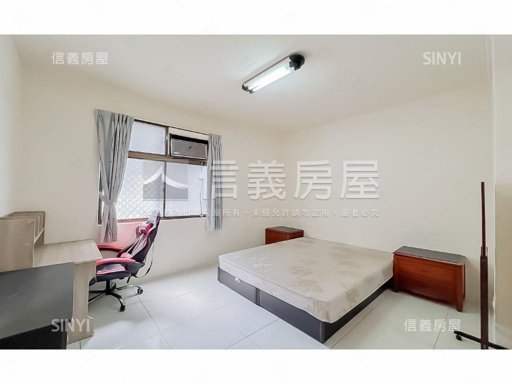 潭子邊間大地坪車庫透天房屋室內格局與周邊環境