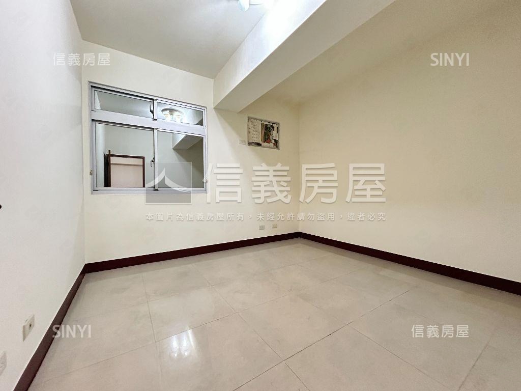 中原路富貴。豪邸大戶車位房屋室內格局與周邊環境