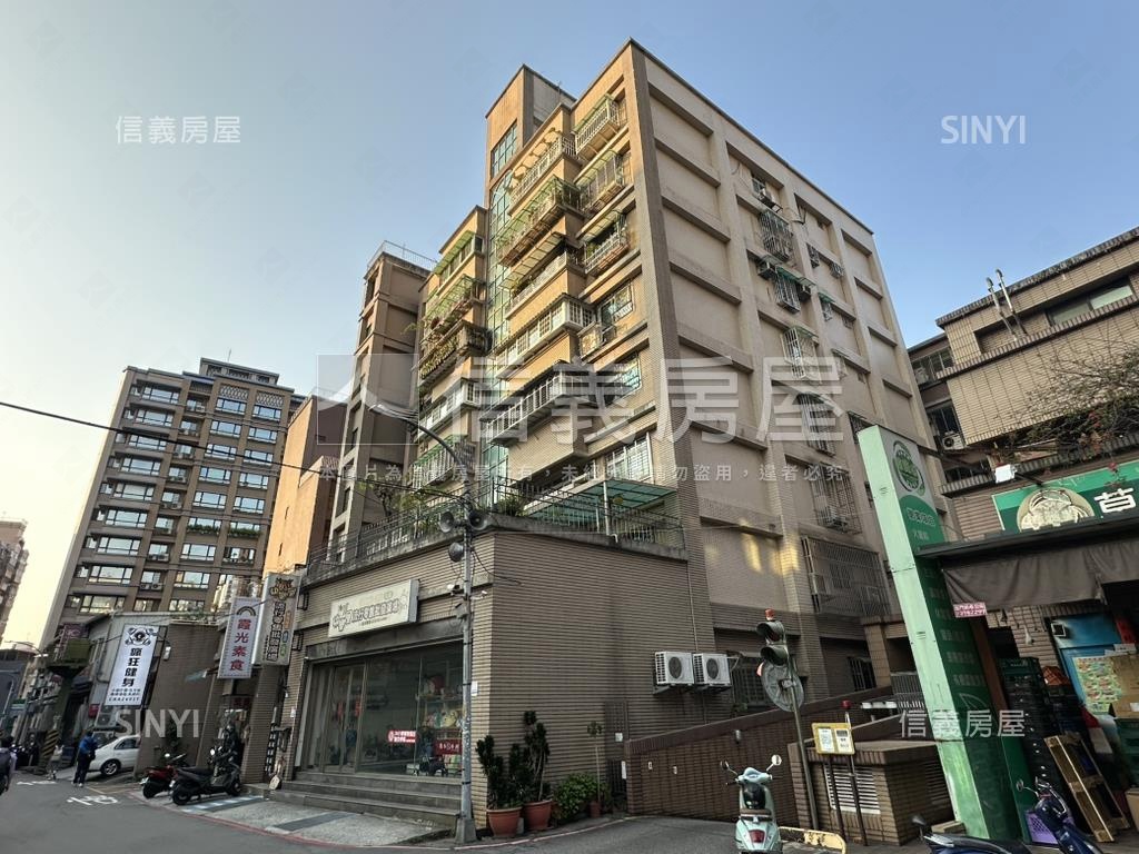 中原路富貴。豪邸大戶車位房屋室內格局與周邊環境