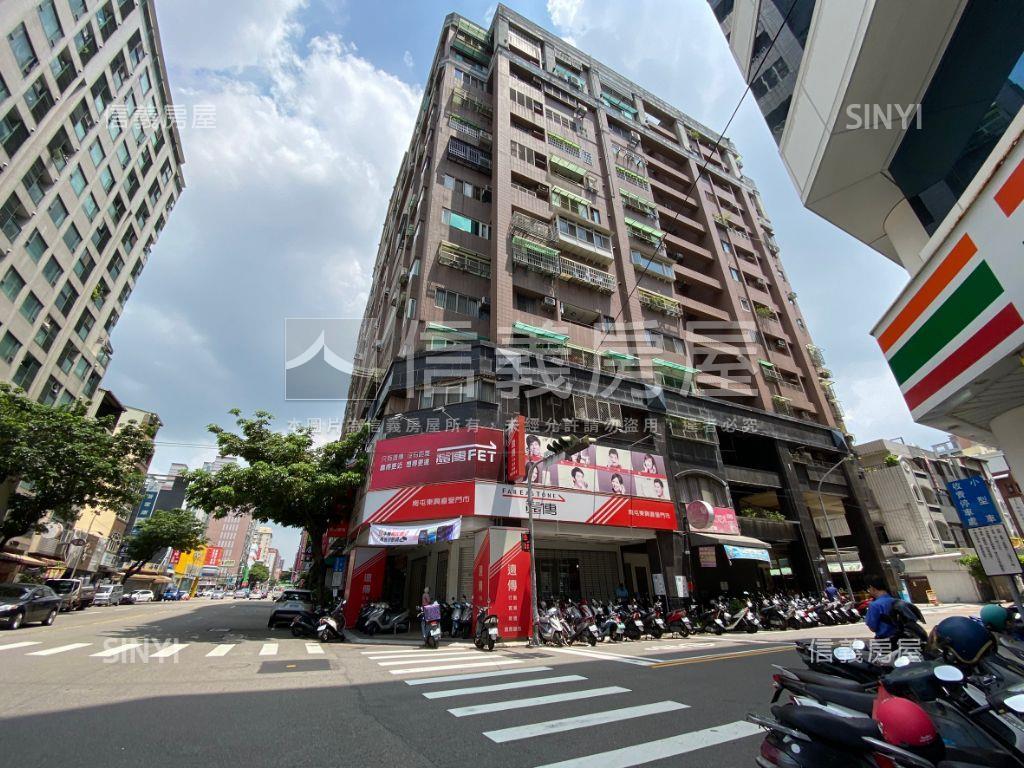 南屯東興路大面寬直營角店房屋室內格局與周邊環境