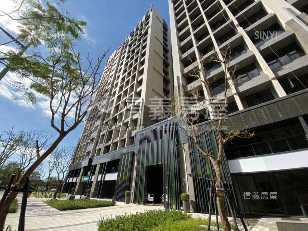 新潤翠峰幸福三房車位房屋室內格局與周邊環境