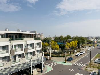 出門公園。十二米路採光墅