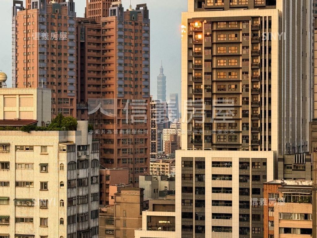 【專任】南方之星高樓景觀房屋室內格局與周邊環境