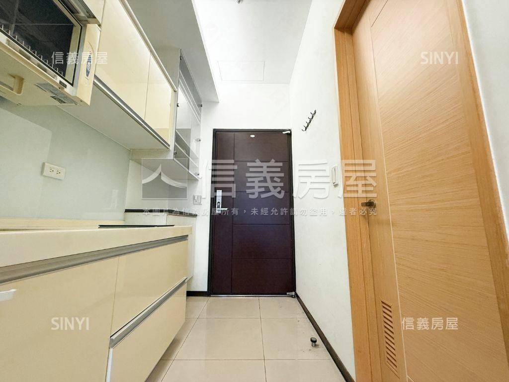 【專任】南方之星高樓景觀房屋室內格局與周邊環境