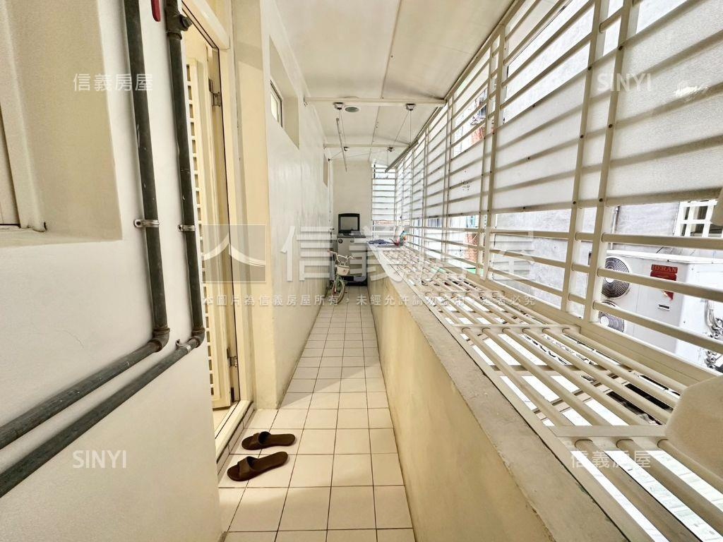 板橋車站邊間採光美宅２樓房屋室內格局與周邊環境