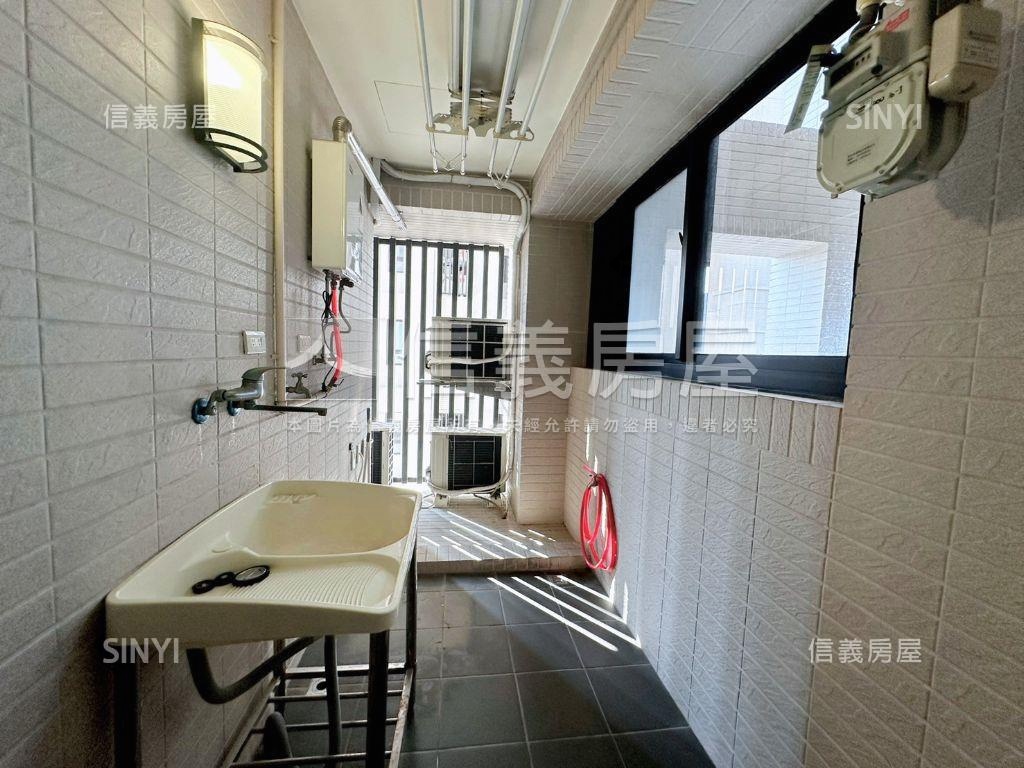 富宇君天下高樓２房房屋室內格局與周邊環境
