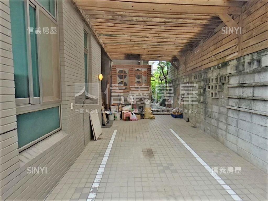 天母芝山捷運車庫庭院一樓房屋室內格局與周邊環境