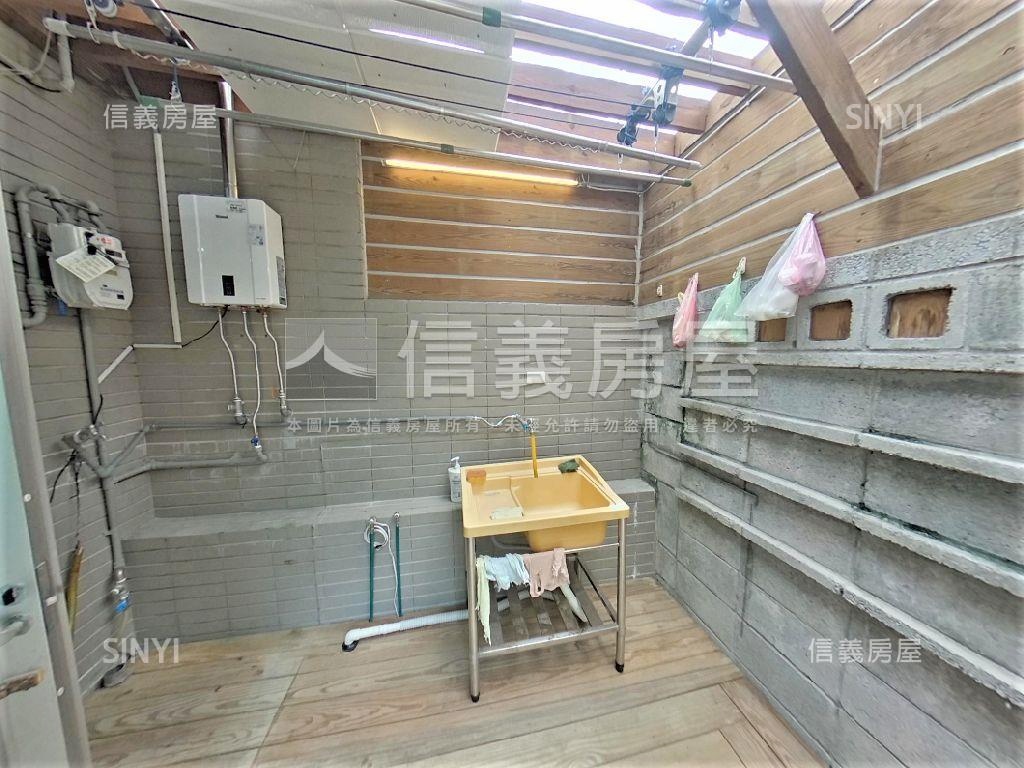 天母芝山捷運車庫庭院一樓房屋室內格局與周邊環境
