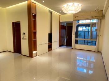 天母芝山捷運車庫庭院一樓