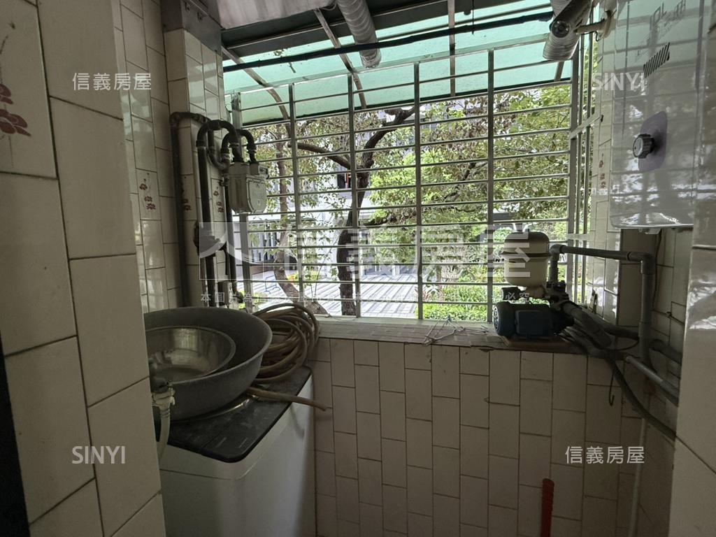 近生鮮超市漫步重劃區２樓房屋室內格局與周邊環境