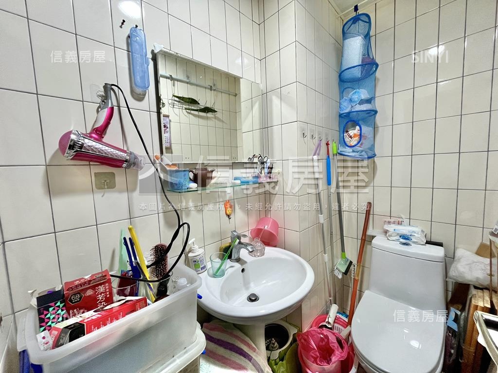 專任約台北小鎮屋況佳３房房屋室內格局與周邊環境