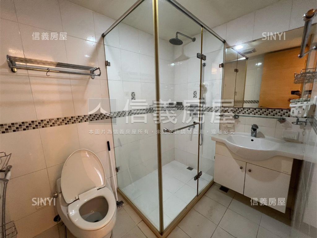 公園首席景觀四房車房屋室內格局與周邊環境